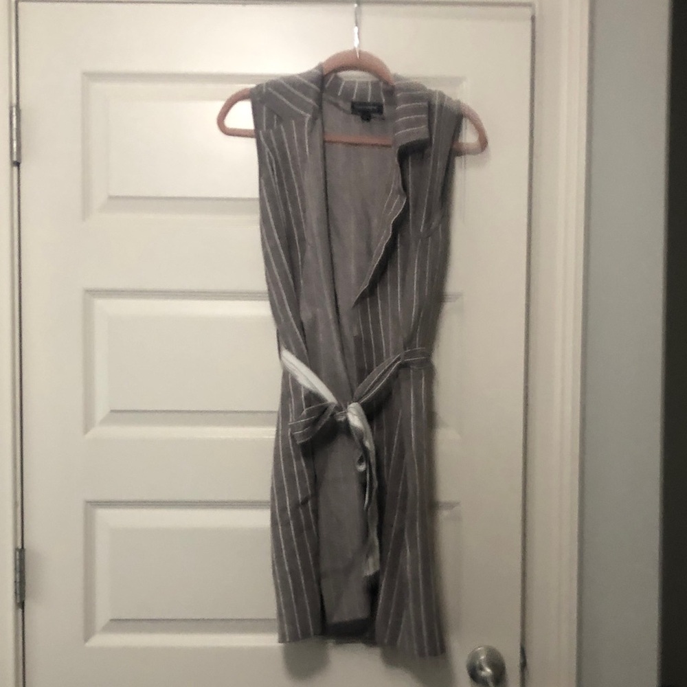 Gray Striped Sleeveless Cardigan with Belt